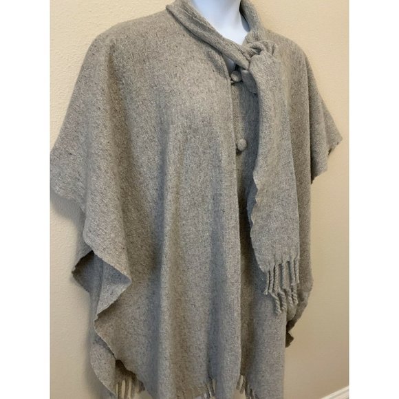 Brown Wool Cape, Attached Scarf, Fringe, 2 Buttons Vintage Unbranded - Picture 2 of 9